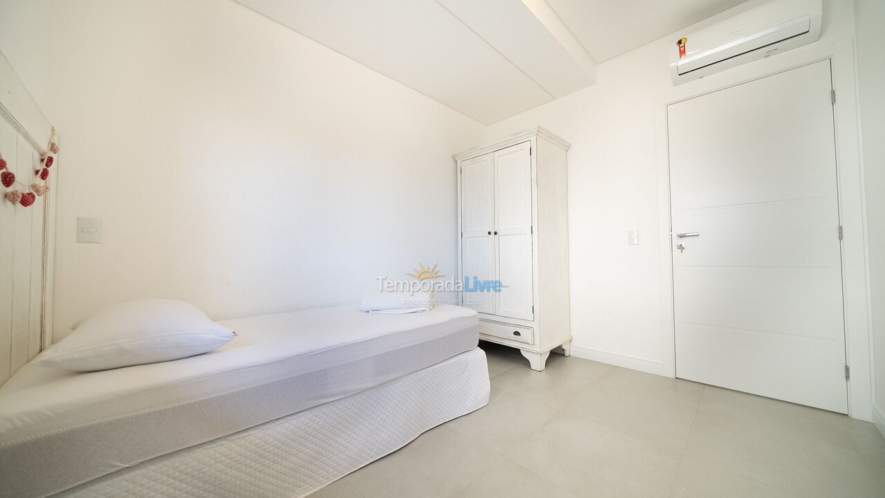 Apartment for vacation rental in Bombinhas (Mariscal)