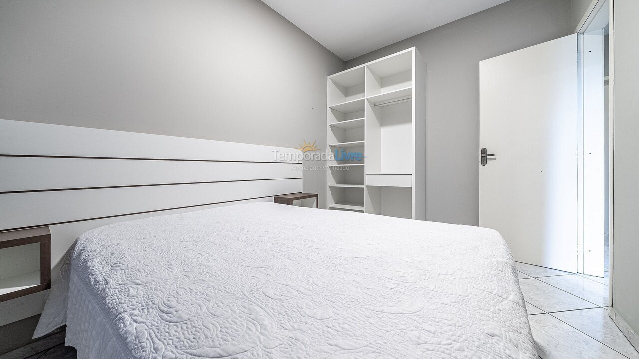 Apartamento para aluguel de temporada em Bombinhas (Canto Grande)