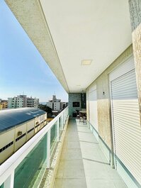 062 - Apartamento em Bombas, muito conforto e espaço.