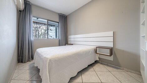 093 - Apartamento com 03 quartos em Canto Grande!