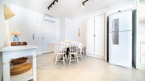 193 - Beautiful apartment with 3 bedrooms and pool 50mts from the sea in...