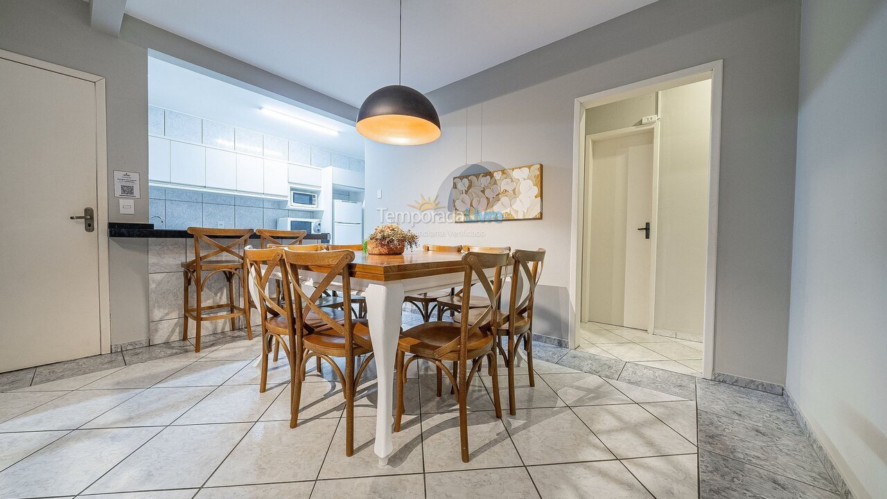 Apartamento para aluguel de temporada em Bombinhas (Canto Grande)