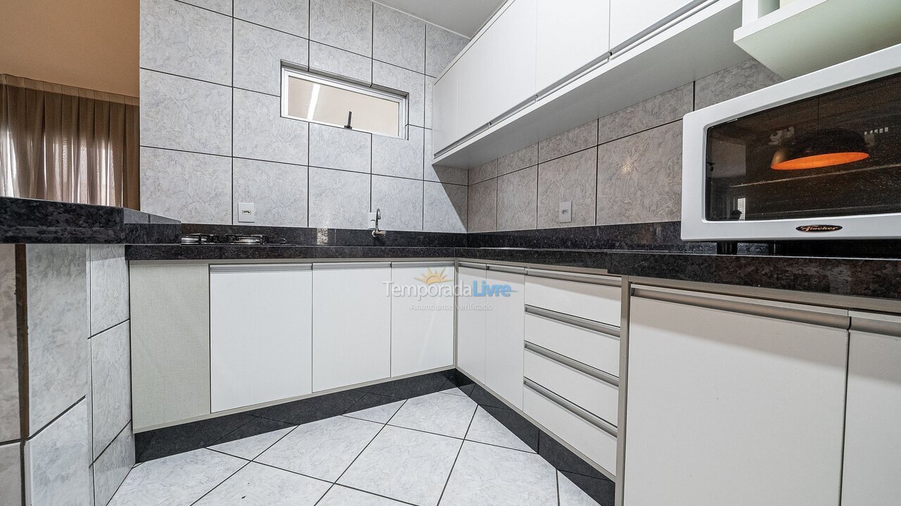 Apartamento para aluguel de temporada em Bombinhas (Canto Grande)