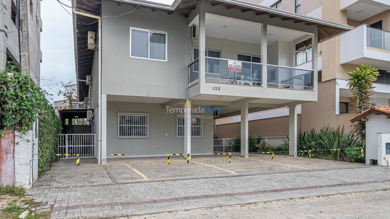 Apartamento para aluguel de temporada em Bombinhas (Canto Grande)