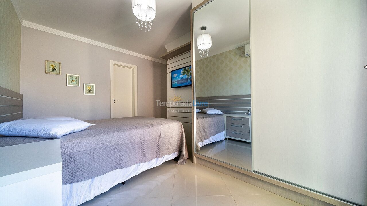 Apartment for vacation rental in Bombinhas (Praia de Bombas)