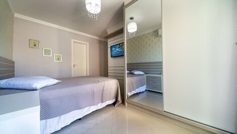 323 - Penthouse with 03 bedrooms and Jacuzzi, just 100m from...