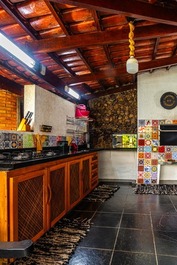 House with pool in Cambury