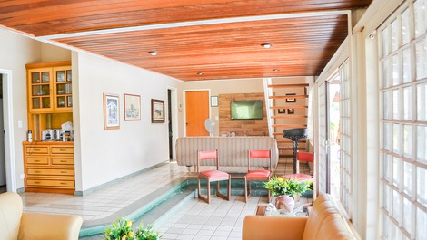 Fazenda Brinsini a 1 km de los parques, gran espacio !!