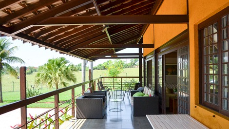 Fazenda Brinsini a 1 km de los parques, gran espacio !!