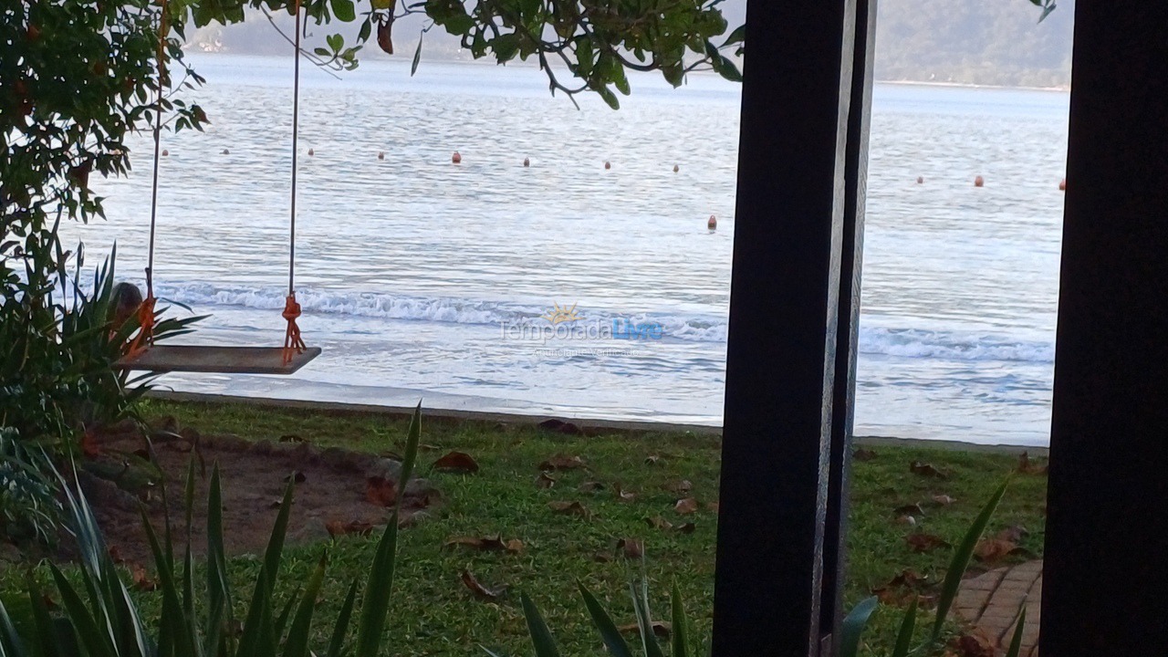Casa para aluguel de temporada em Ubatuba (Praia da Fortaleza)