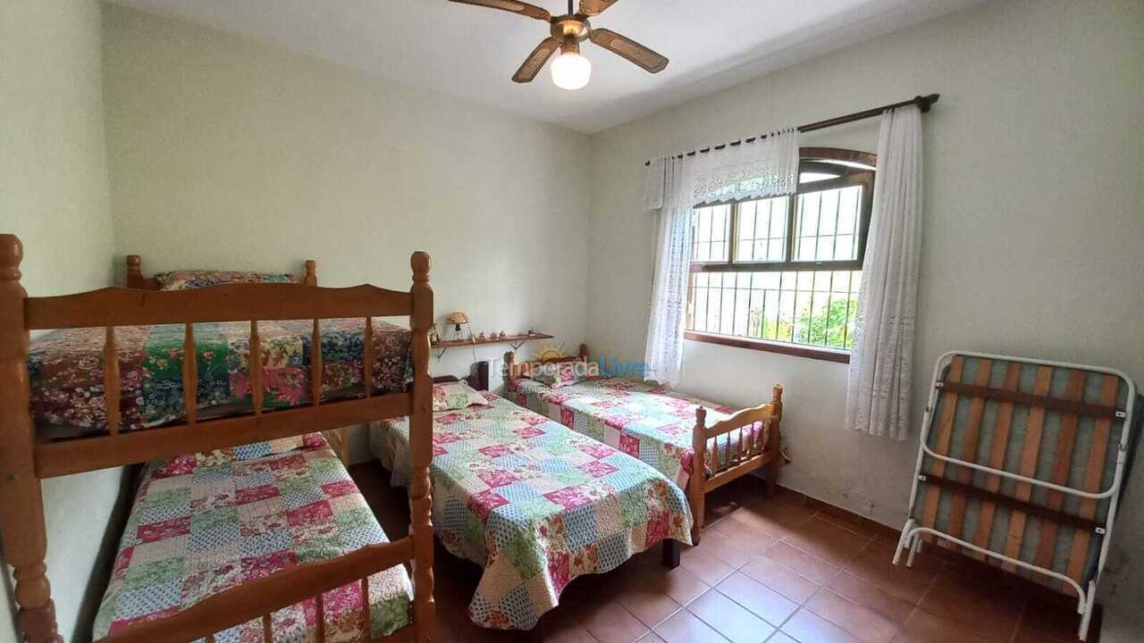 Casa para aluguel de temporada em Ubatuba (Itaguá)
