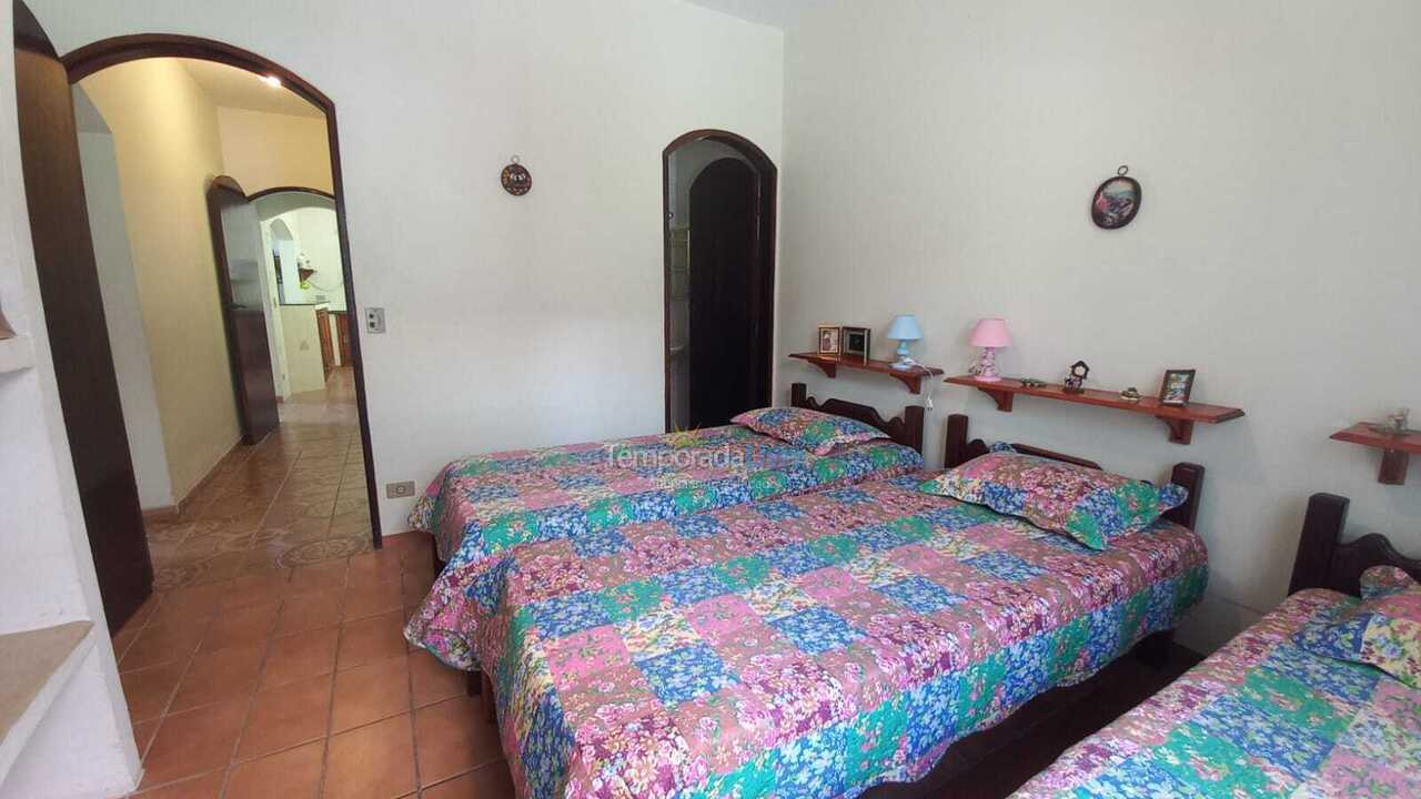 Casa para aluguel de temporada em Ubatuba (Itaguá)