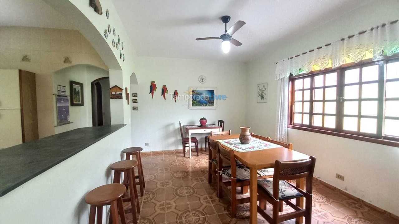Casa para aluguel de temporada em Ubatuba (Itaguá)