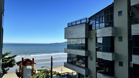 3 SUITES 1, SIDE VIEW OF THE SEA, IN THE HEART OF HALF BEACH