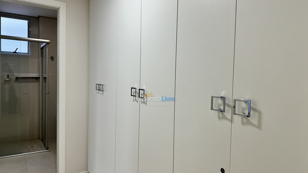 Apartment for vacation rental in Itapema (Meia Praia)