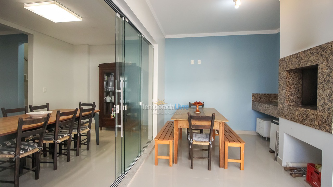 House for vacation rental in Bombinhas (Praia de Quatro Ilhas)