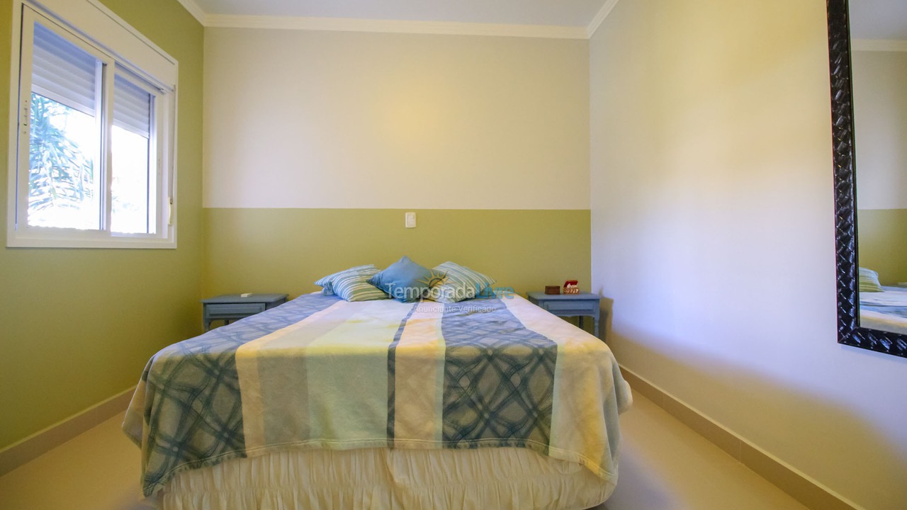 House for vacation rental in Bombinhas (Praia de Quatro Ilhas)