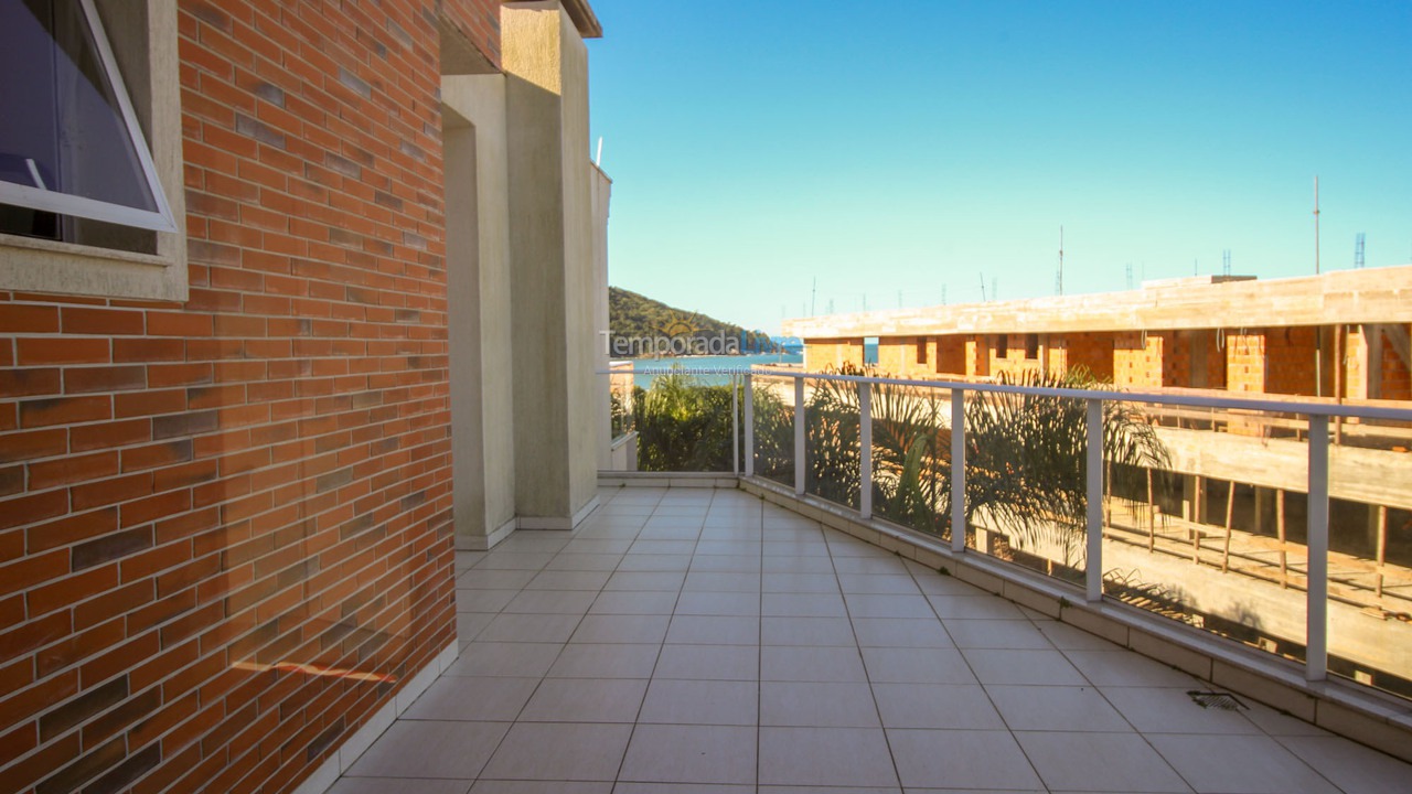House for vacation rental in Bombinhas (Praia de Quatro Ilhas)