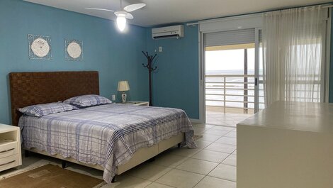 CASA SOL E MAR PÉ NA AREIA - BALNEÁRIO PEREQUÊ EM PORTO BELO