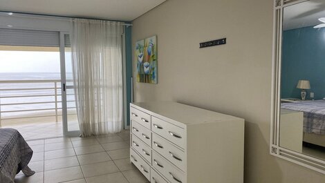 CASA SOL E MAR PÉ NA AREIA - BALNEÁRIO PEREQUÊ EM PORTO BELO