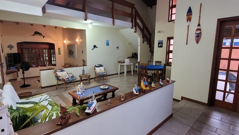 Casa ampla e iluminada em Toque Toque 450m