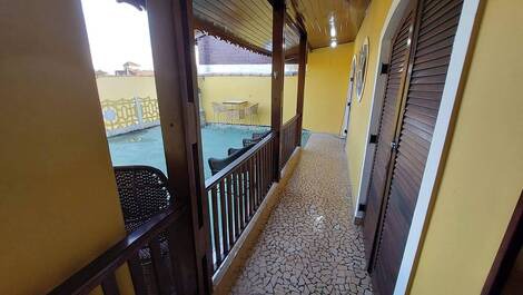 Hermosa Casa con Piscina y Salón de Juegos y Está Cerca de la Playa