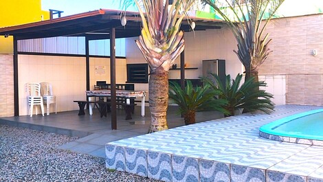 🏡Casa com Piscina com 3 dorm sendo 1 suíte em Canasvieiras 🌅🏖️