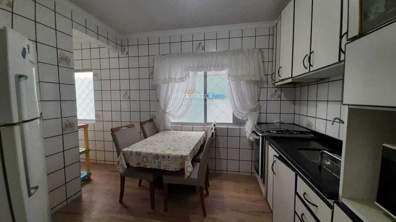 Apartamento para aluguel de temporada em Balneário Camboriú (Praia Central)