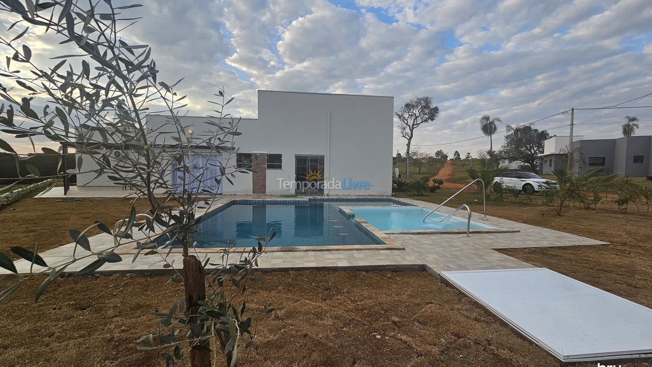 Casa para aluguel de temporada em Arandu (Riviera de Sta Cristina Represa Jurumirim)