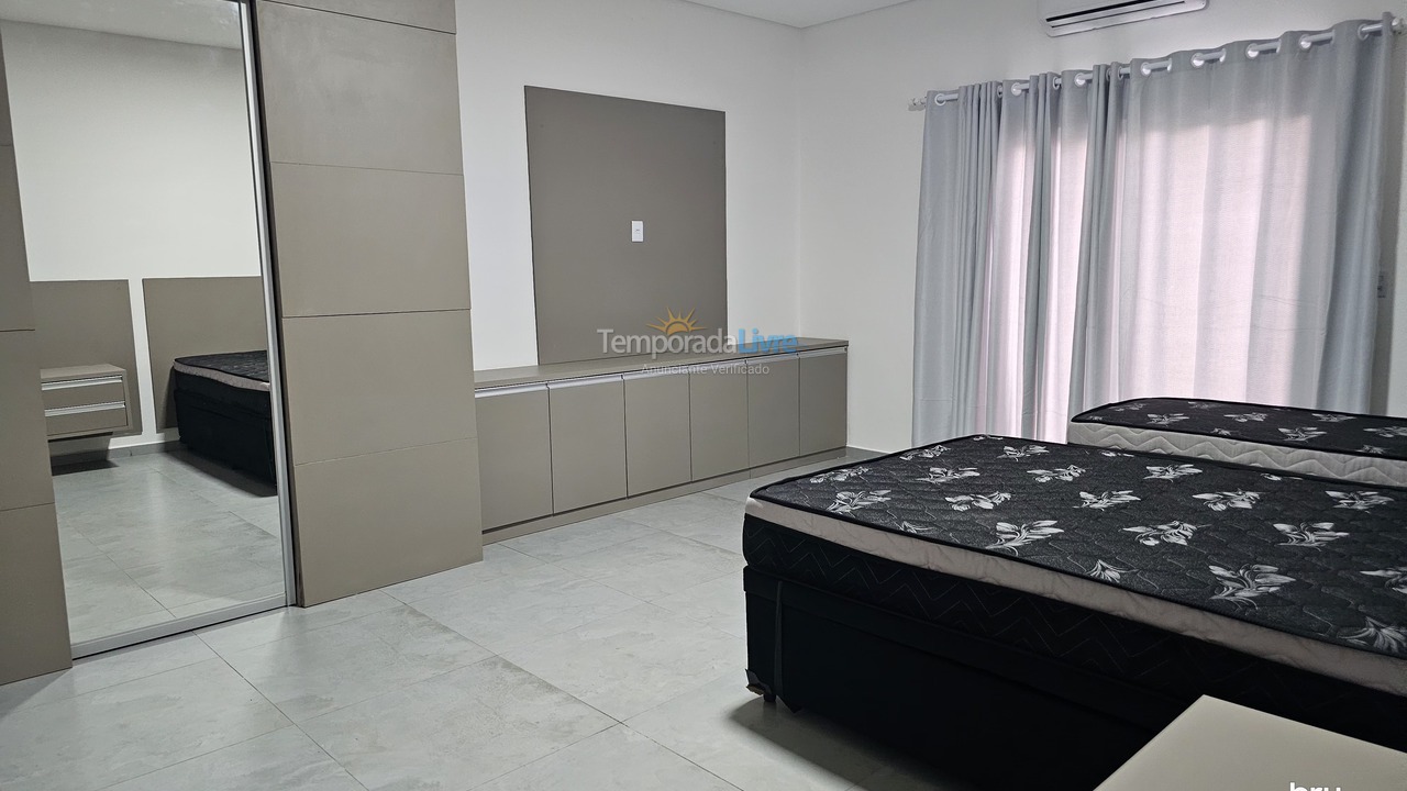 Casa para aluguel de temporada em Arandu (Riviera de Sta Cristina Represa Jurumirim)