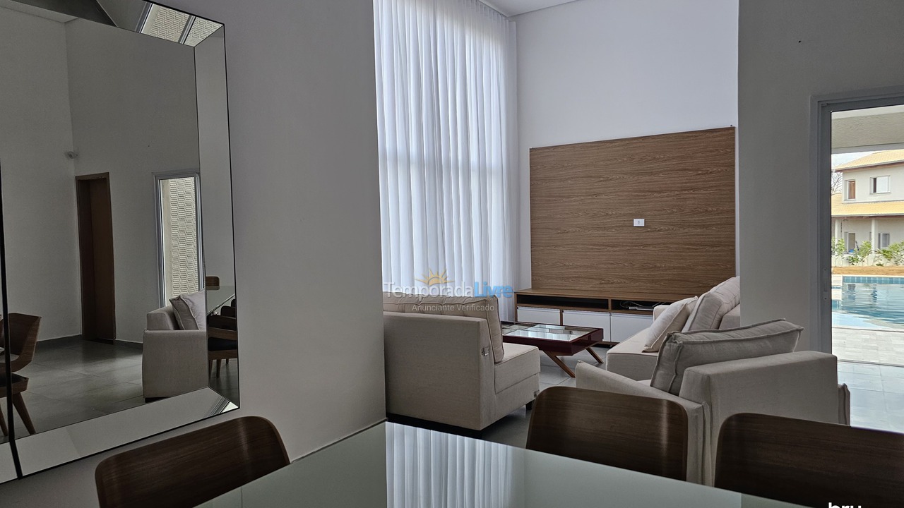 Casa para aluguel de temporada em Arandu (Riviera de Sta Cristina Represa Jurumirim)