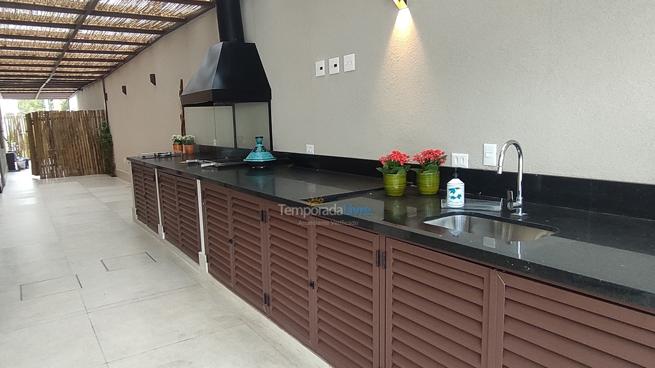 Casa para aluguel de temporada em São Sebastião (Praia do Engenho)