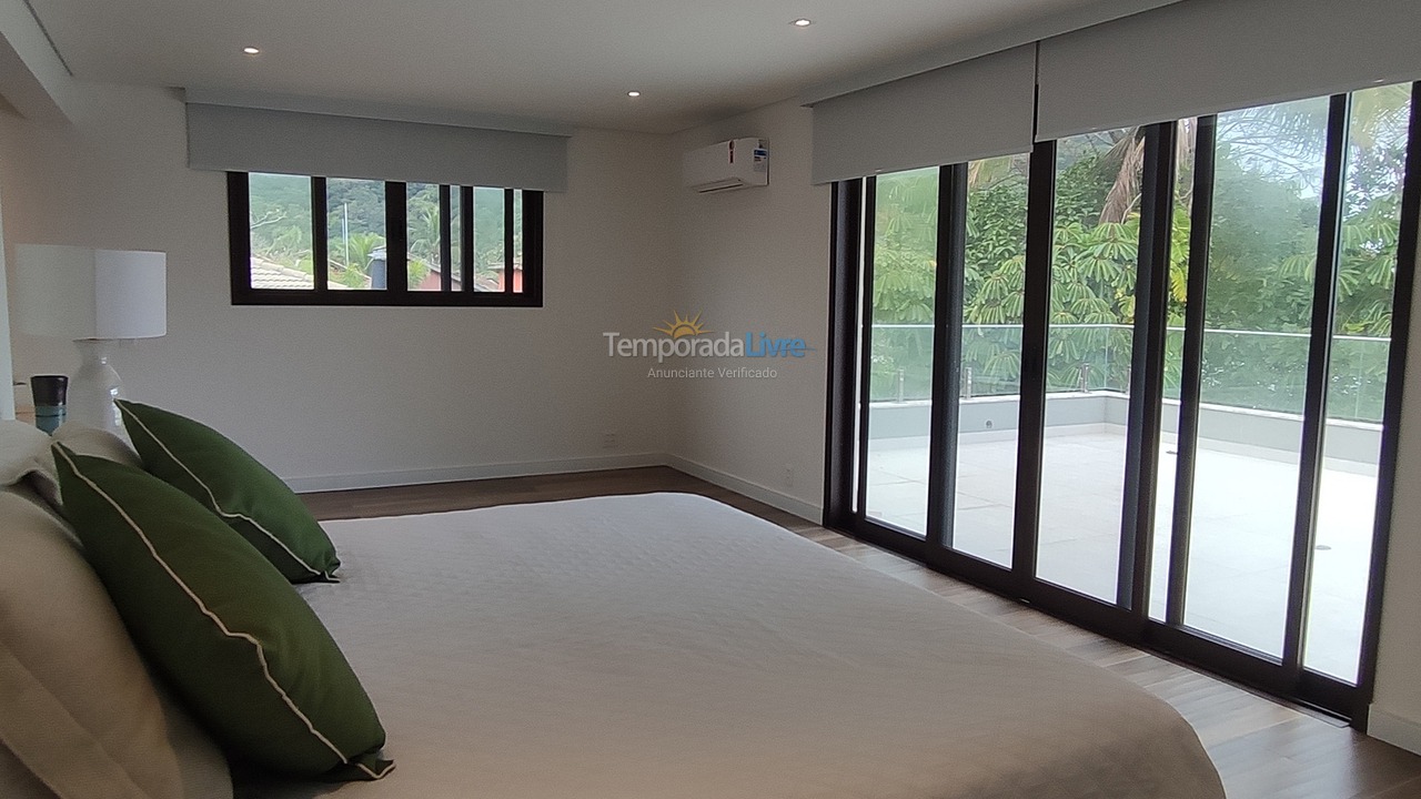 Casa para aluguel de temporada em São Sebastião (Praia do Engenho)