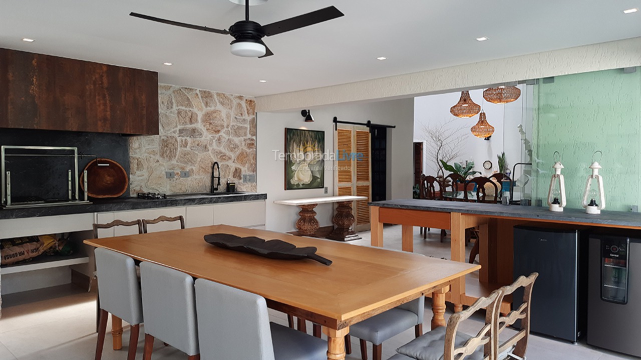 Casa para aluguel de temporada em São Sebastião (Praia do Engenho)