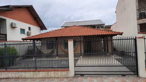 Casa para alugar em São Francisco do Sul - Enseada