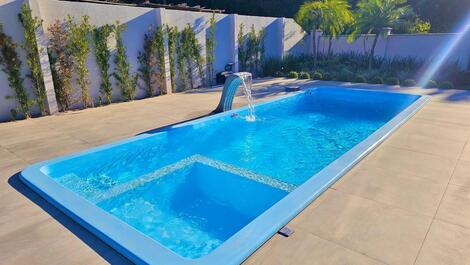 Casa con piscina en playa Mariscal
