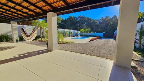Casa con piscina en playa Mariscal