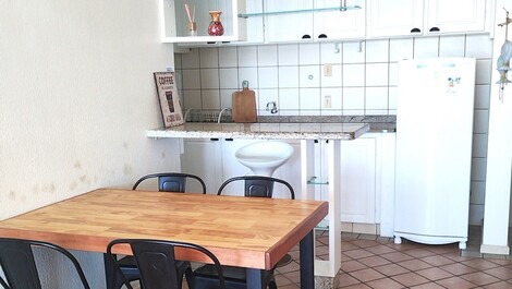 Hermoso apartamento de 2 habitaciones, frente al mar, condominio con piscina 🏖️🌅