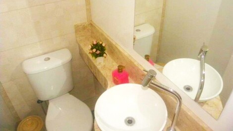 Excelente casa entre as Praia de Ponta das Canas e Lagoinha.