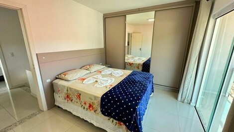 Excelente casa entre as Praia de Ponta das Canas e Lagoinha.