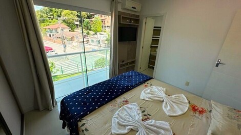 Excelente casa entre as Praia de Ponta das Canas e Lagoinha.