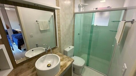 Excelente casa entre as Praia de Ponta das Canas e Lagoinha.