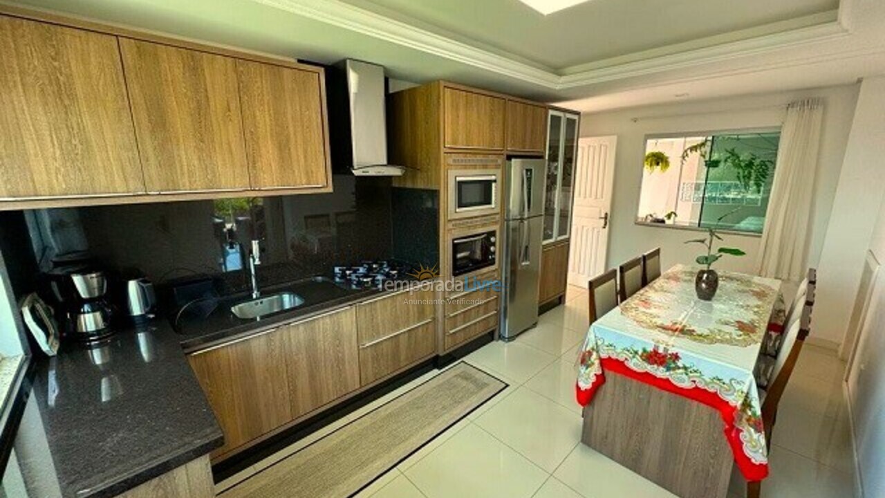 Casa para aluguel de temporada em Florianópolis (Ponta das Canas)