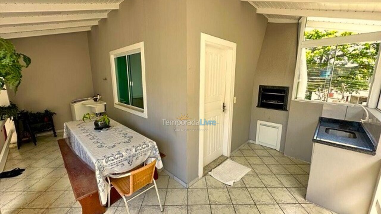 Casa para aluguel de temporada em Florianópolis (Ponta das Canas)