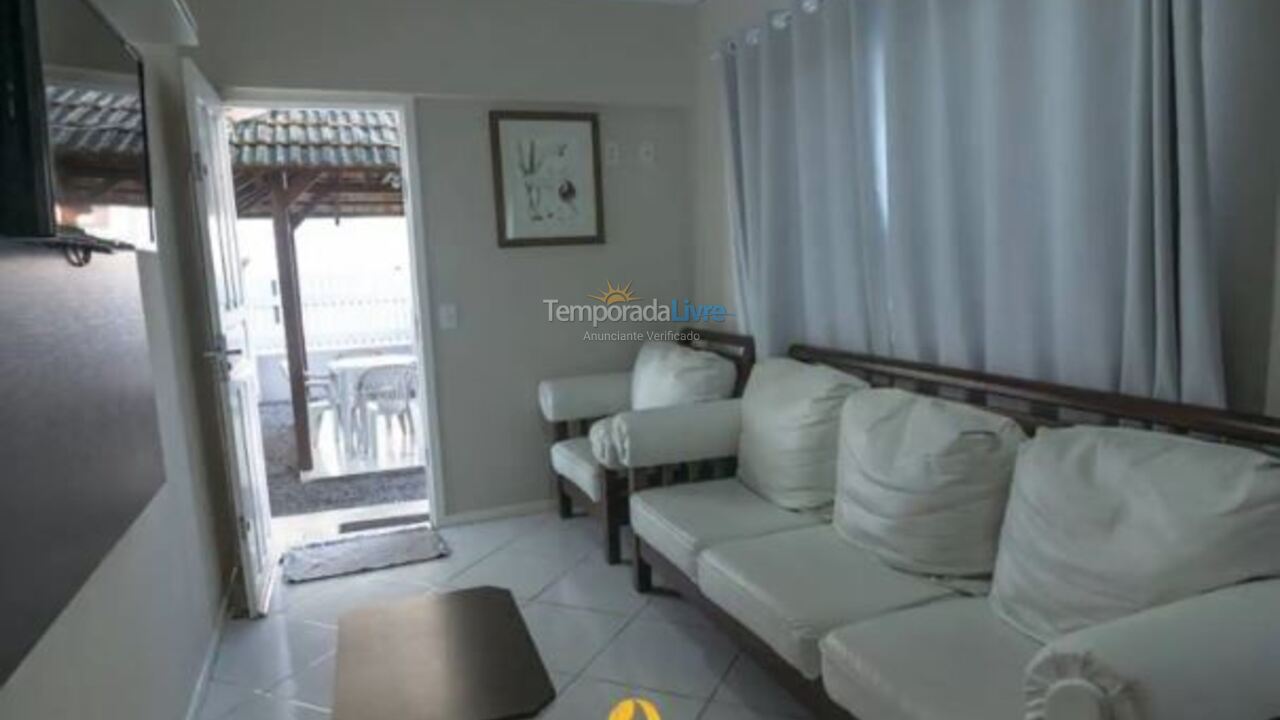 Casa para aluguel de temporada em Bombinhas (Praia de Bombinhas)