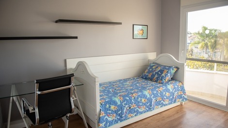 🏡 Luxury Villa with 5 Suites in Jurerê Internacional 🌟