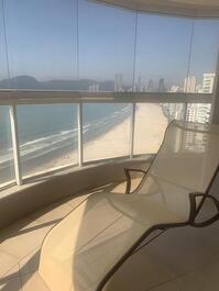MARAVILHOSO APARTAMENTO FRENTE MAR
