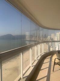 MARAVILHOSO APARTAMENTO FRENTE MAR