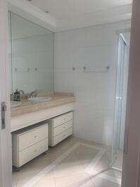 MARAVILHOSO APARTAMENTO FRENTE MAR