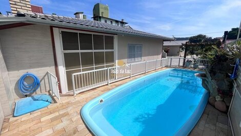 Casa de 4 dorm sendo 1 suíte, possui piscina privativa🏡🏖️